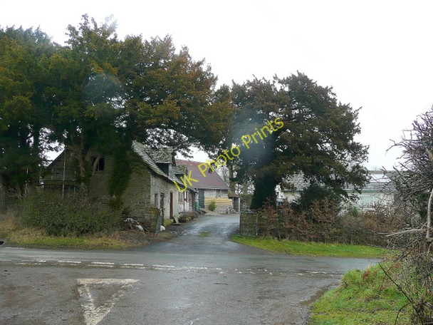 Photo 6"x4" Crossway in the rain Brilley c2010