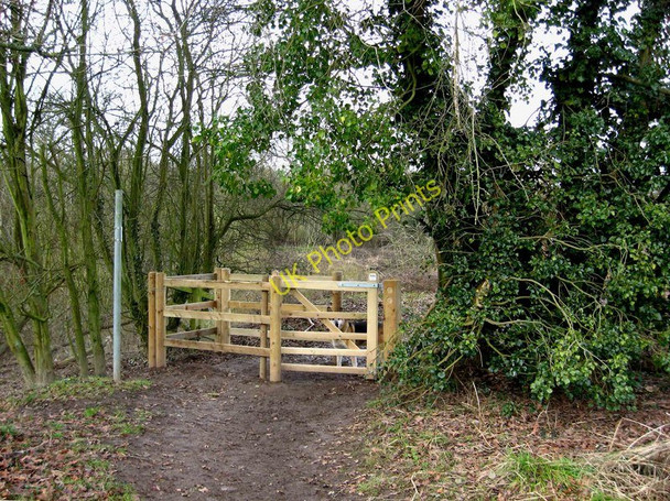 Photo 6"x4" New kissing gate at Northwick Lido, Worcester Worcester c2010