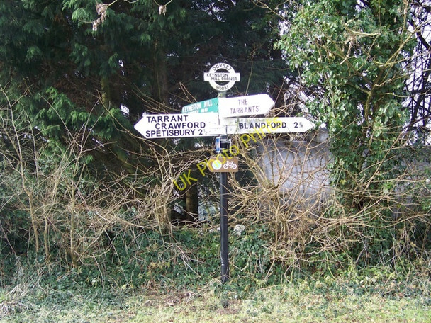 Photo 6"x4" Finger post, Tarrant Crawford Charlton Marshall c2010