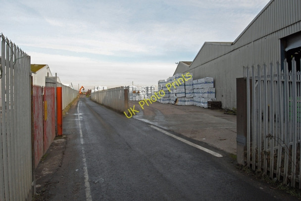 Photo 6"x4" Public Footpath, New Holland Dock New Holland\/TA0823 c2010