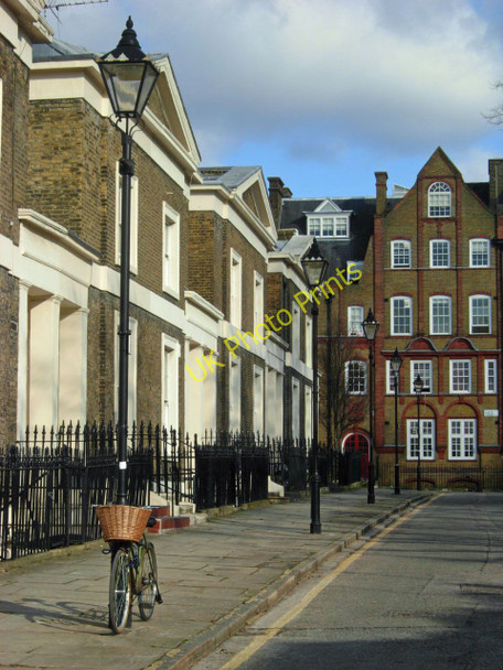Photo 6"x4" Lloyd Square London c2010