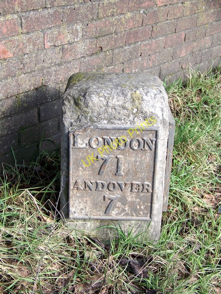Photo 6"x4" Milestone, Over Wallop Middle Wallop c2010