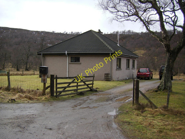 Photo 6"x4" Lynaberack Cottage, Glen Tromie Croidh-la c2010