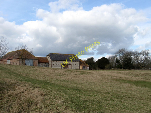 Photo 6"x4" Barn Field (1) Stone Cross\/TQ6104 c2010