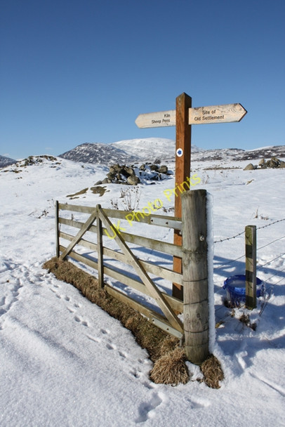 Photo 6"x4" Gate and signpost, Upper Raitts Kingussie c2010
