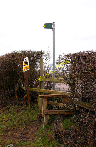 Photo 6"x4" Stile at Ickford Bridge Draycot c2010