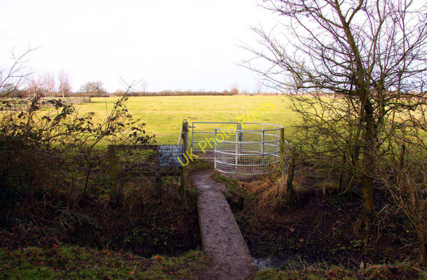 Photo 6"x4" The footpath to Worminghall crosses a bridge Ickford c2010