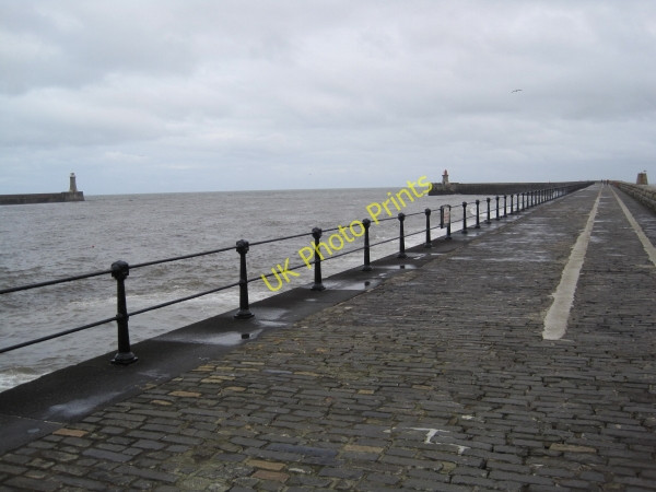 Photo 6"x4" View of Harbour Mouth, River Tyne South Shields c2010