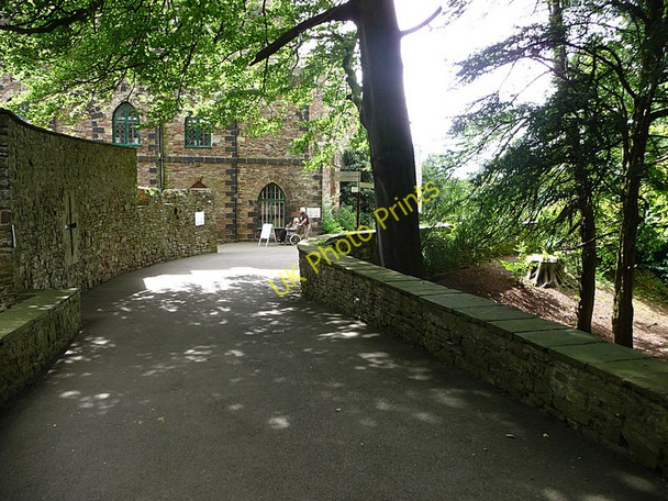 Photo 6"x4" Way in to Berkeley Castle Berkeley c2009