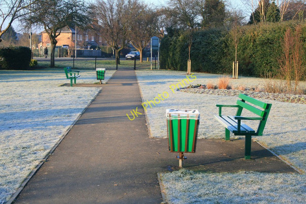 Photo 6"x4" Benches on a frosty morning Beeston\/SK5236 c2010