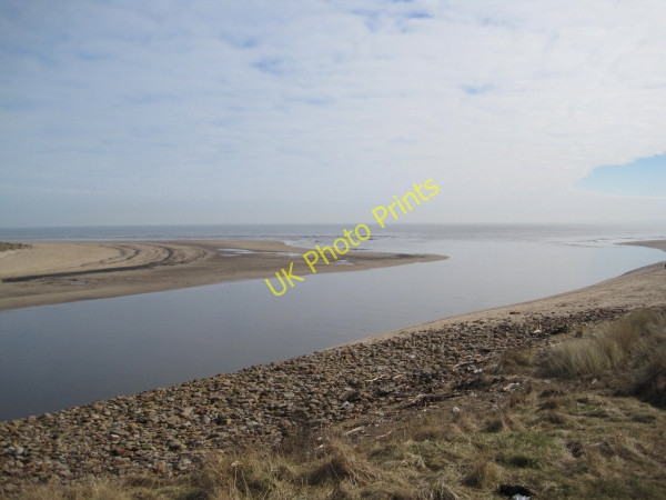 Photo 6"x4" River Wansbeck flows into the North Sea Newbiggin-by-the-Sea c2010