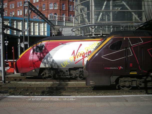 Photo 6"x4" Pendolino & Voyager at New Street Station Lee Bank c2010