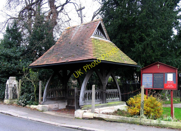 Photo 6"x4" St George, Castle Way, Hanworth - Lych gate Feltham\/TQ1073 c2004