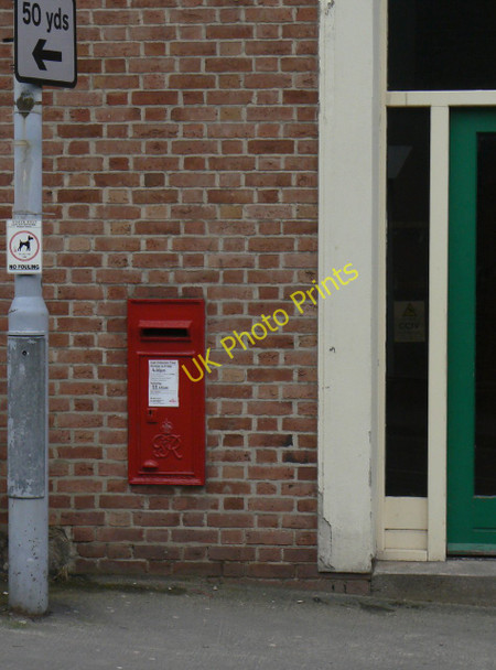 Photo 6"x4" Measham Post Office post box, Ref DE12 1150 Measham c2010