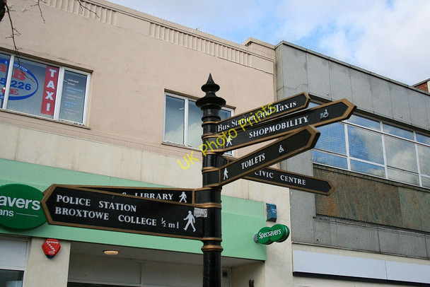 Photo 6"x4" Beeston pedestrian directions signpost Beeston\/SK5236 c2010
