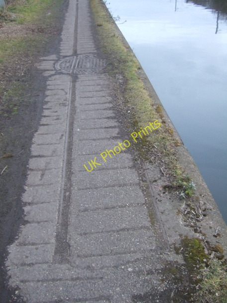 Photo 6"x4" On the canal footpath Smethwick c2010