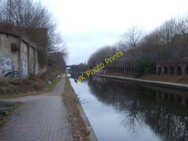 Photo 6"x4" Canal from Birmingham towards Wolverhampton Smethwick c2010