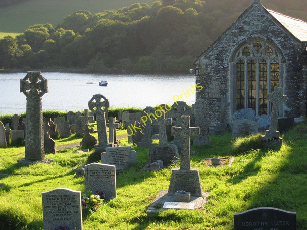 Photo 6"x4" St Winnow Churchyard St Winnow c2009