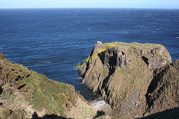 Photo 6"x4" Findlater Castle Sandend c2010