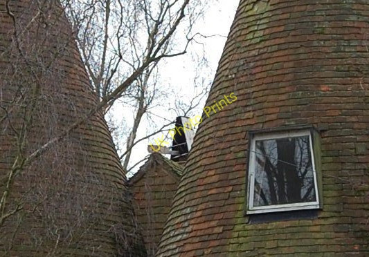 Photo 6"x4" Tiny Cowl on Oast House, Frogs Lane, Rolvenden Rolvenden Layne c2010