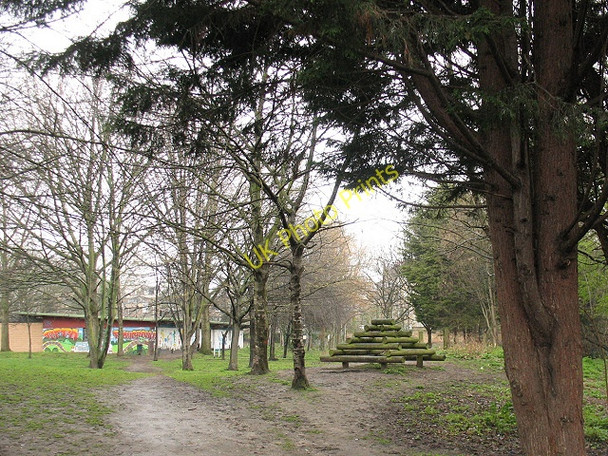 Photo 6"x4" Dickens Square Park, Southwark London c2010