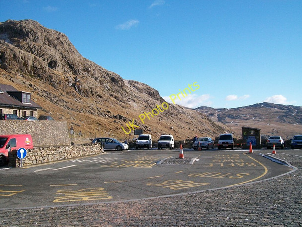 Photo 6"x4" An empty bus park at Pen-y-pass Gwastadnant c2010