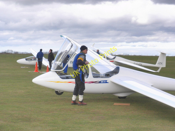 Photo 6"x4" Flight preparation, Devon and Somerset Gliding Club Broadhembury c2010
