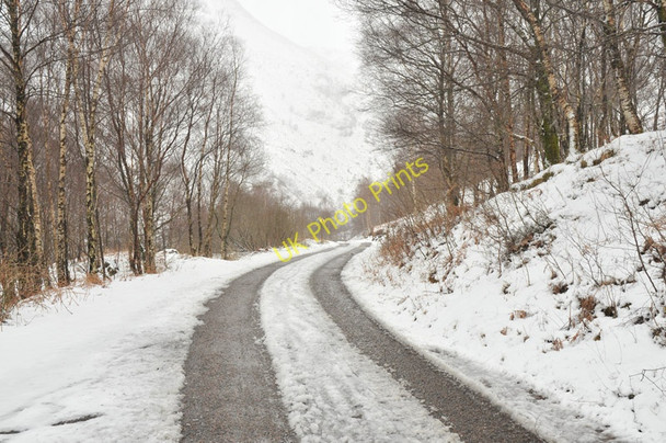 Photo 6"x4" Glen Nevis in wintery weather Uamh Showhairle (Cave) c2010