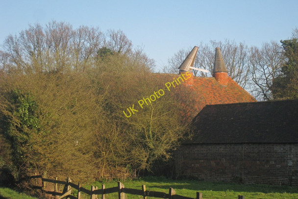 Photo 6"x4" Oast House at Catts Place, Mile Oak Road, Paddock Wood, Kent Mile Oak\/TQ6843 c2010