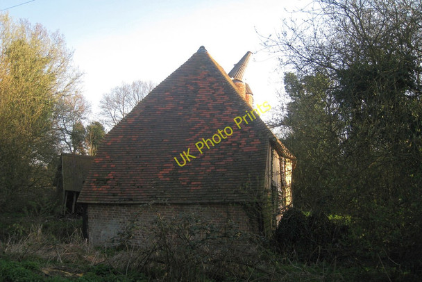 Photo 6"x4" Oast House at Catts Place, Mile Oak Road, Paddock Wood, Kent Mile Oak\/TQ6843 c2010 P1