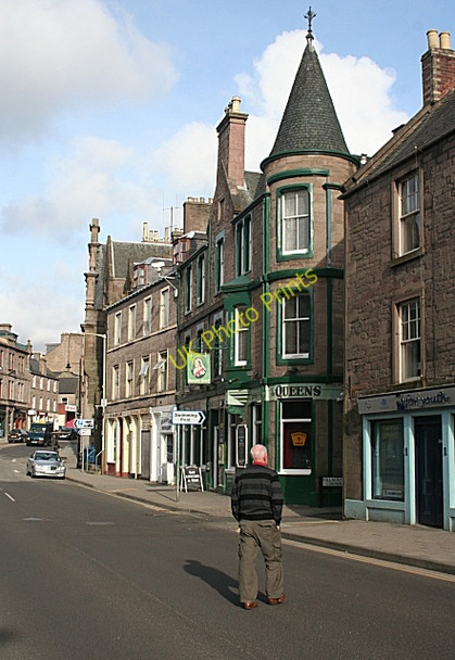 Photo 6"x4" West High Street Forfar c2010