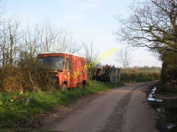 Photo 6"x4" Scrapped van, outside Summer Bridge Farm Aunk c2010
