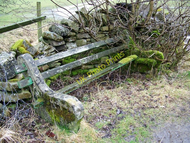Photo 6"x4" Rotting seat, Cowgill Cowgill\/SD7587 c2010