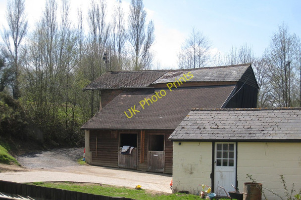 Photo 6"x4" Unconverted Oast House at Three Horseshoes Farm, Lamberhurst Quarter, Lamberhurst, Kent Lamberhurst Quarter c2010