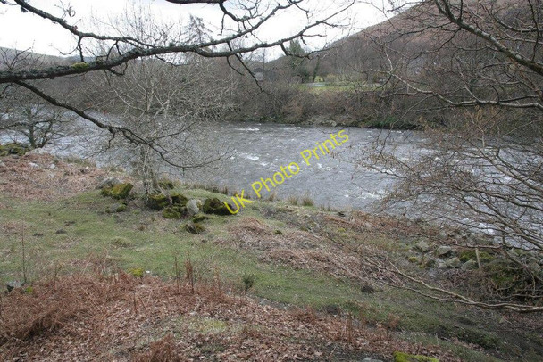 Photo 6"x4" Looking down at the riverbank Llanwrthwl c2010