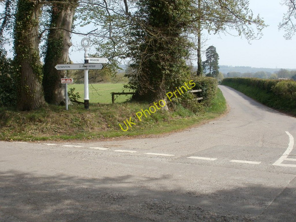 Photo 6"x4" Breamore, fingerpost Breamore c2010