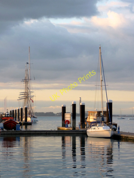 Photo 6"x4" Cowes Marina, Isle of Wight Cowes c2009