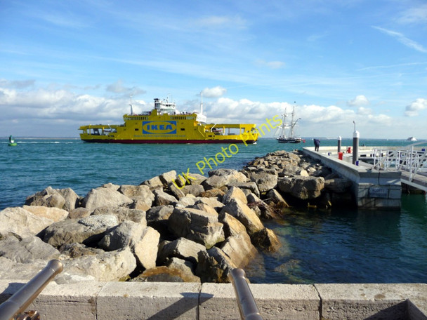 Photo 6"x4" Cowes Harbour, Isle of Wight Cowes c2009