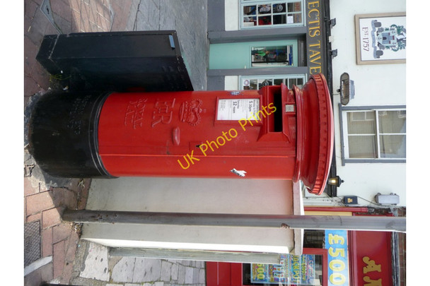 Photo 6"x4" Queen Elizabeth II Pillar Box, Cowes, Isle of Wight Cowes c2009