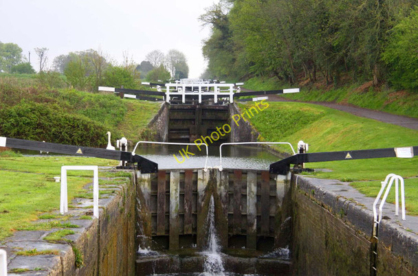 Photo 6"x4" Looking up Caen Hill Locks Devizes c2010