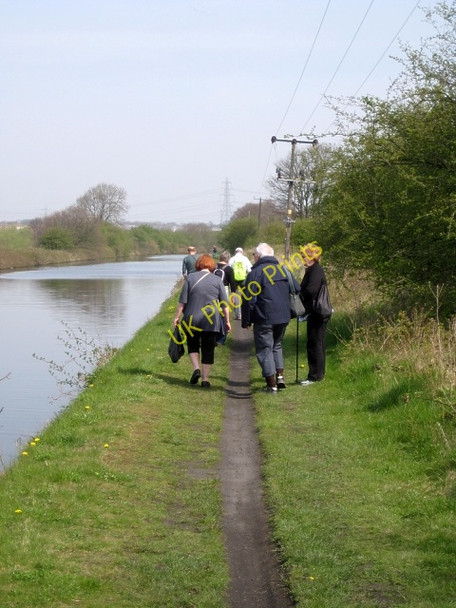 Photo 6"x4" Walking group Stanley Ferry c2010