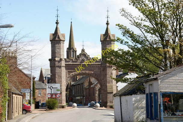 Photo 6"x4" Fettercairn arch Fettercairn c2010
