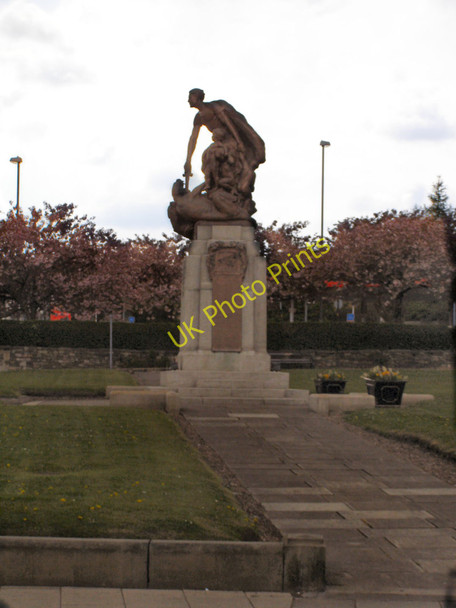 Photo 6"x4" Crompton War Memorial and Memorial Gardens Shaw\/SD9308 c2010