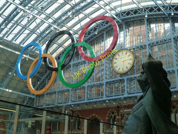 Photo 6"x4" Giant Olympic Rings in St Pancras International  London c2011