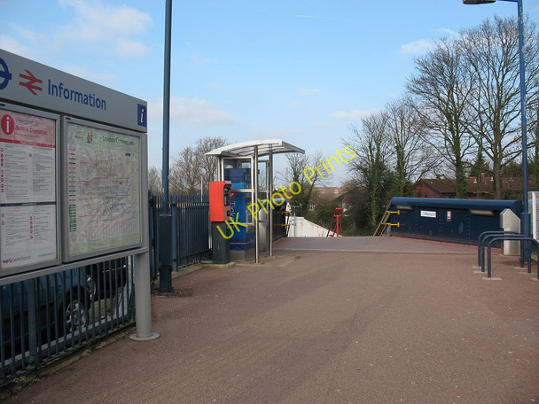 Photo 6"x4" Sutton Common station: entrance Sutton\/TQ2564 c2011