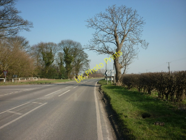 Photo 6"x4" Walking towards Wetwang along the A166 Wetwang c2011