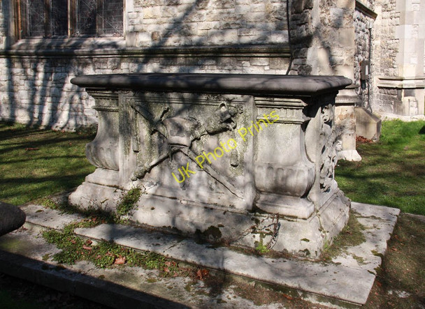 Photo 6"x4" All Saints, Fulham High Street - Churchyard Fulham c2011 P5