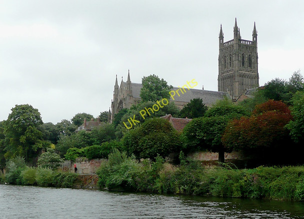 Photo 6"x4" Worcester Cathedral seen from the River Severn Worcester c2010