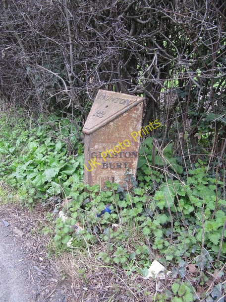 Photo 6"x4" Rusty Milepost Glastonbury c2011
