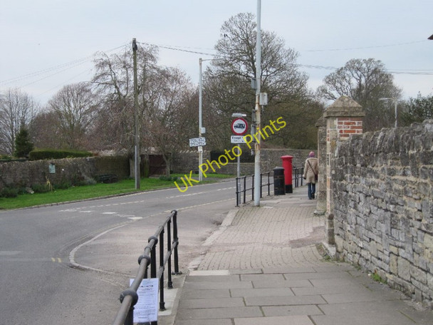 Photo 6"x4" Postbox on Chilkwell Street Glastonbury c2011